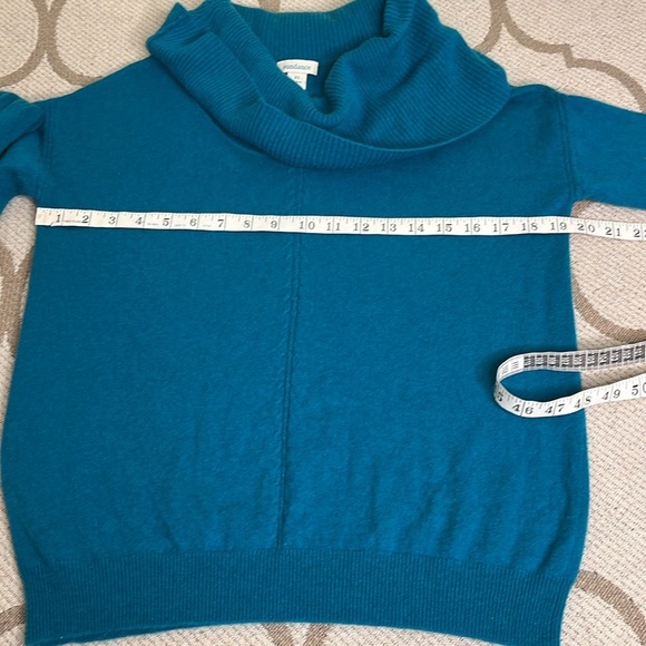 Sundance cashmere Teal Women's Sweater - Picture 8 of 10